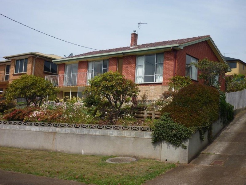 60 Sunbeam Crescent, East Devonport TAS 7310