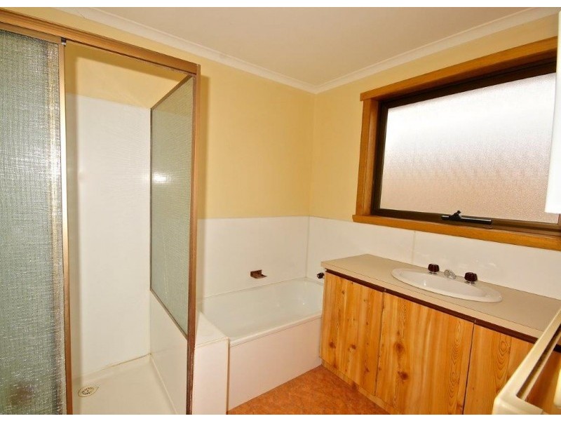 2/53 Macfie Street, Devonport TAS 7310