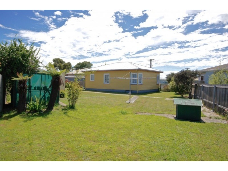 23 Madden Crescent, Devonport TAS 7310