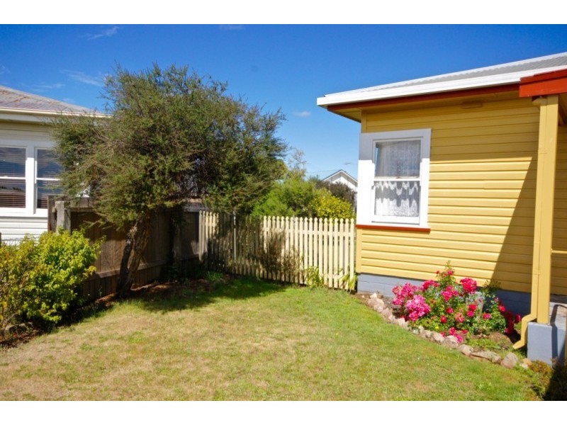 23 Madden Crescent, Devonport TAS 7310