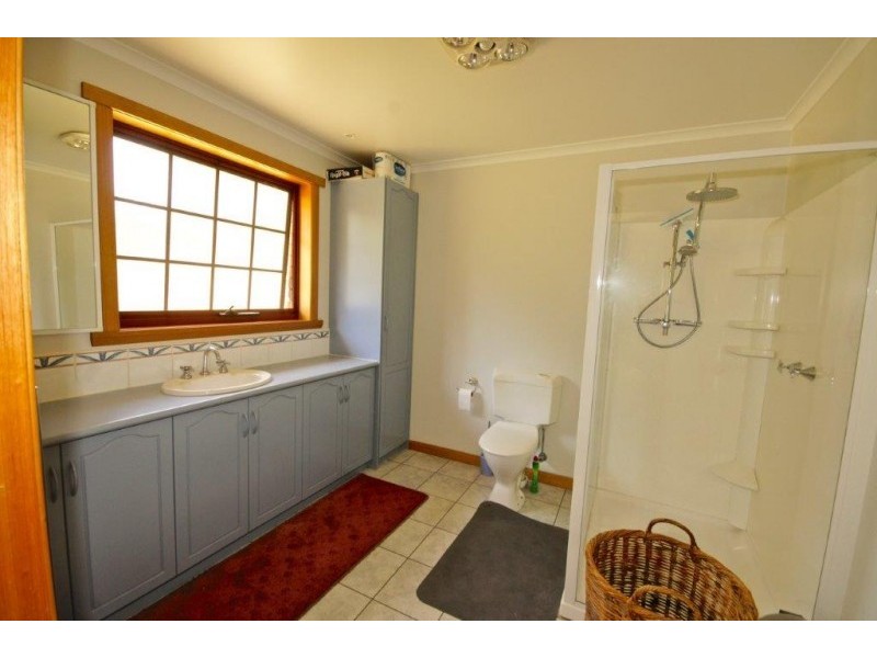 65 Lawrence Drive, Devonport TAS 7310