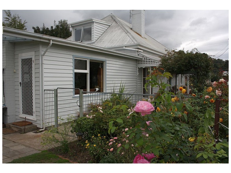 6 George Street, Latrobe TAS 7307