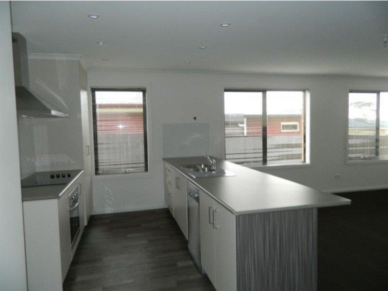 2/16 Cherry Grove, Latrobe TAS 7307