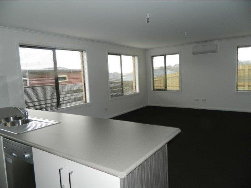 2/16 Cherry Grove, Latrobe TAS 7307