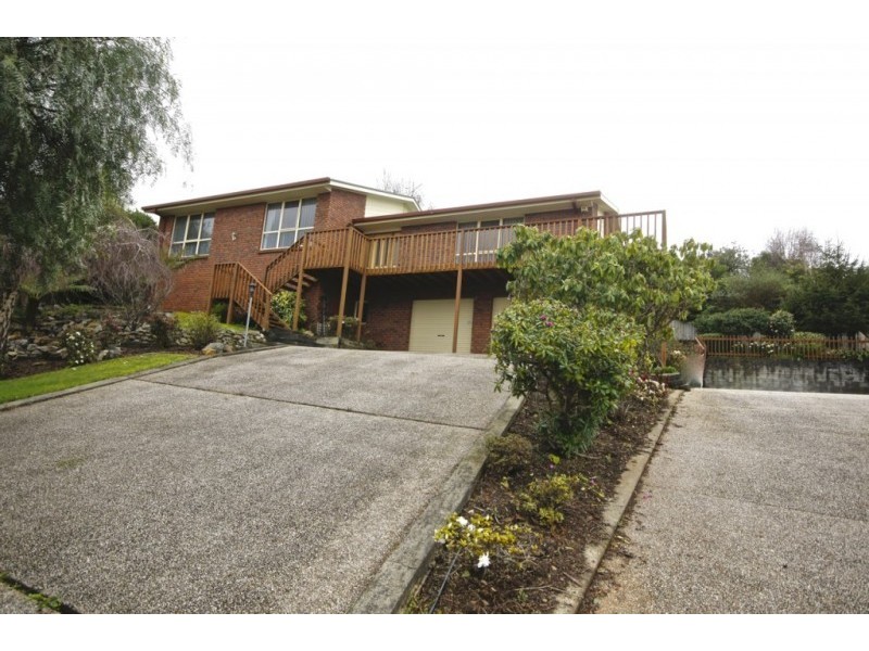18 Kywong Crescent, West Ulverstone TAS 7315