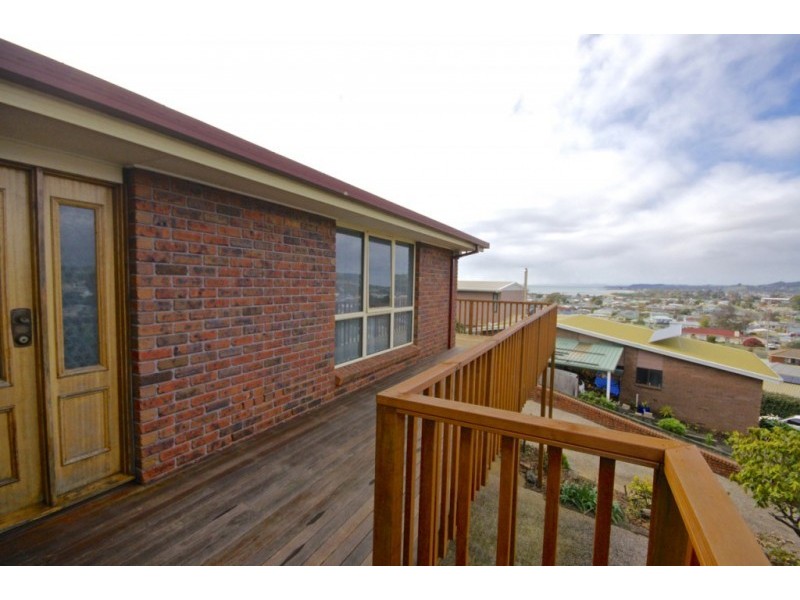 18 Kywong Crescent, West Ulverstone TAS 7315