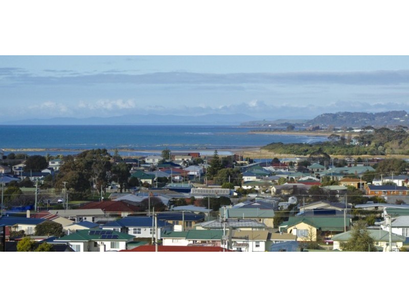 18 Kywong Crescent, West Ulverstone TAS 7315