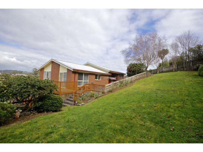 18 Kywong Crescent, West Ulverstone TAS 7315