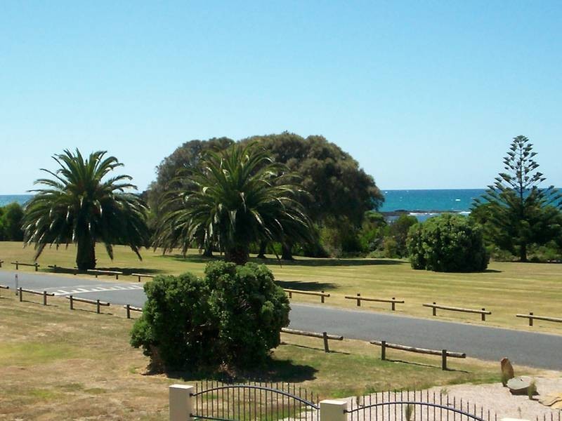 4 Coles Beach Road, Devonport TAS 7310