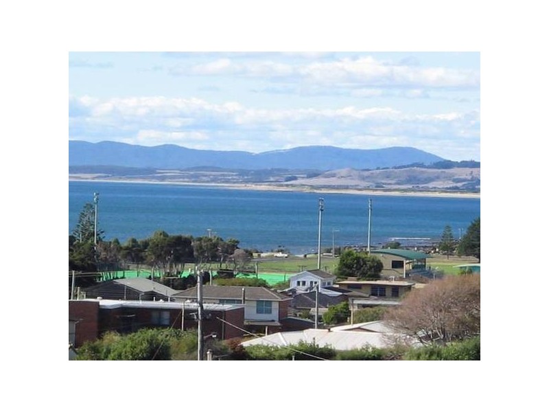 6 Cromwell Crescent, Devonport TAS 7310