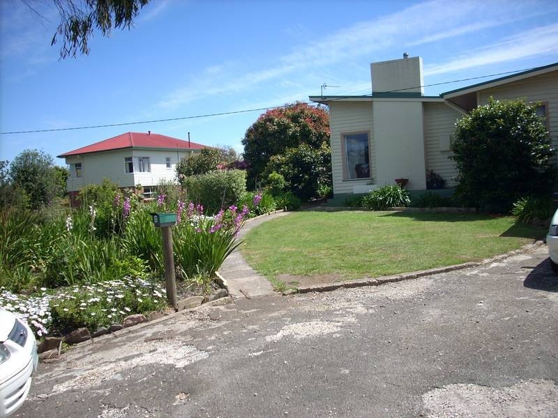 2 Surrey Street, Devonport TAS 7310