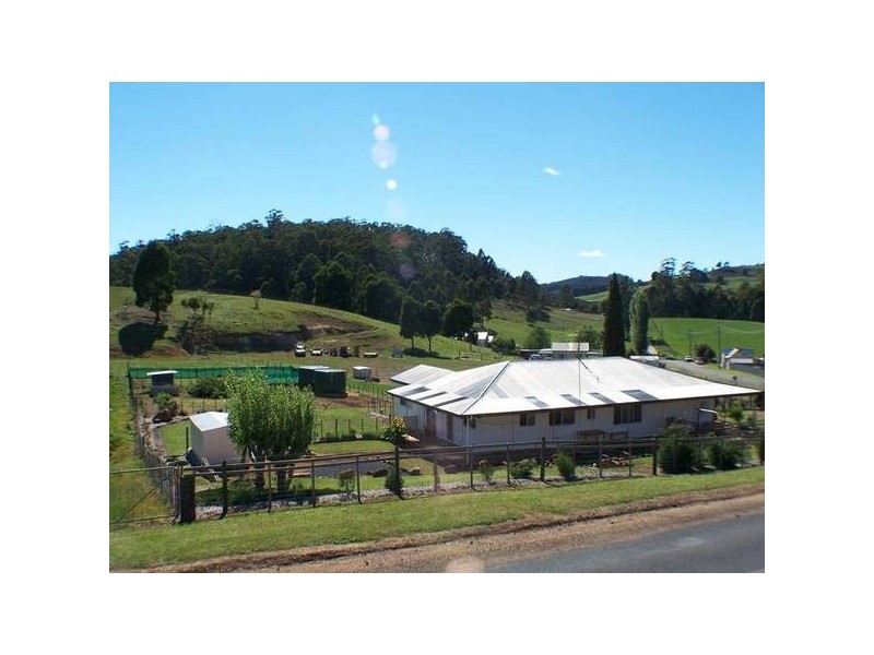 1/7 Lake Barrington Road, Wilmot TAS 7310