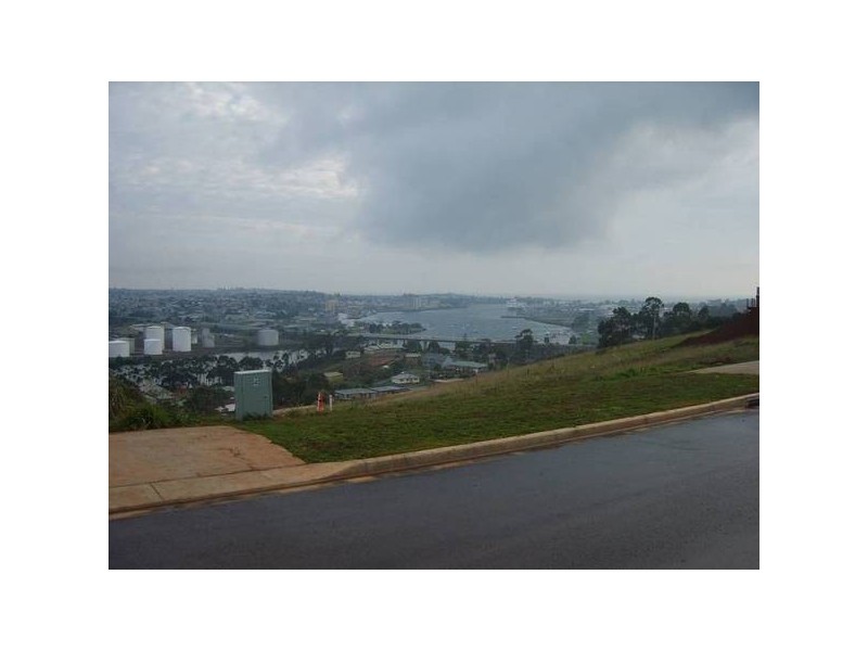 33 Skyline Drive, Devonport TAS 7310