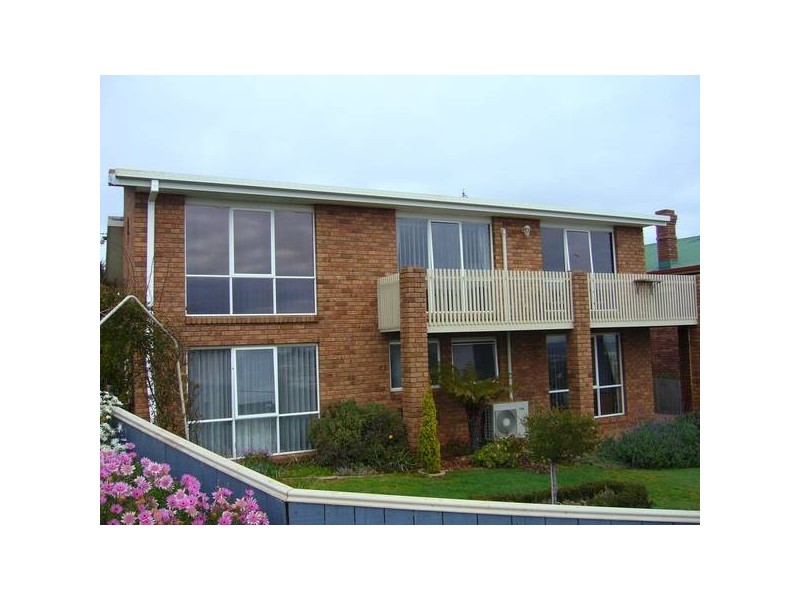 48 Young Street, Devonport TAS 7310