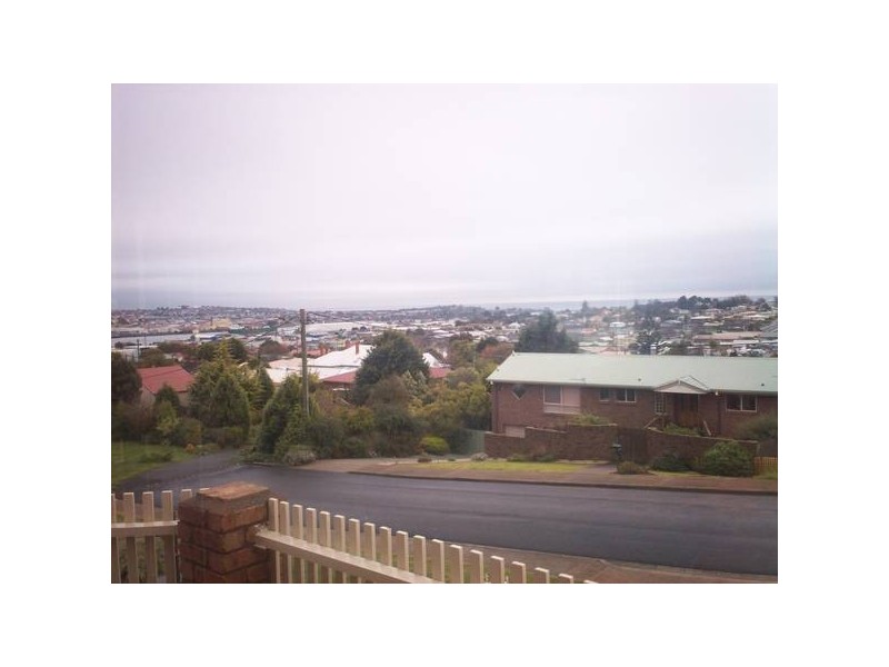 48 Young Street, Devonport TAS 7310