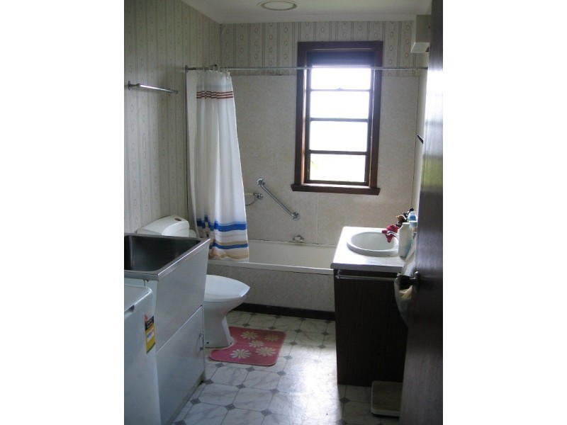 4/4 William Street, Westbury TAS 7303