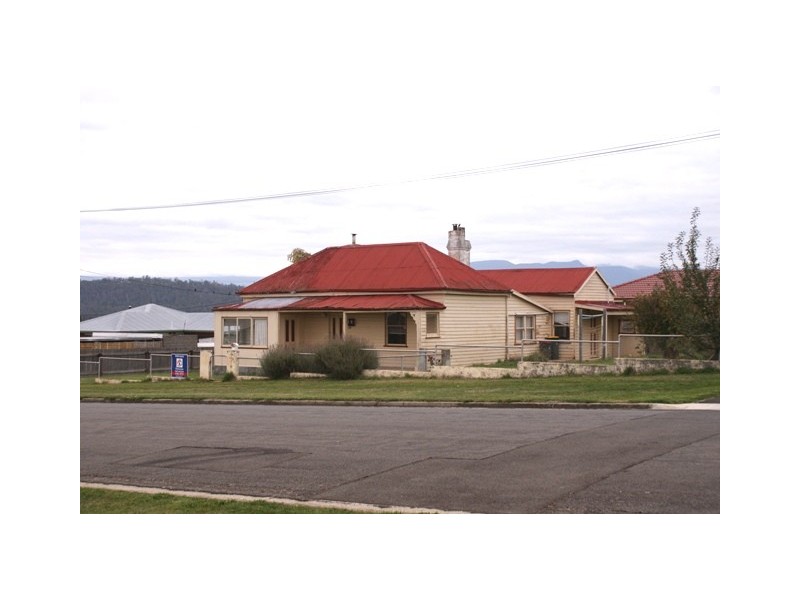 68r West Goderich St, Deloraine TAS 7304