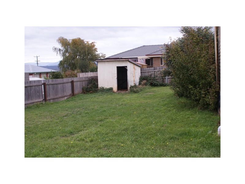 68r West Goderich St, Deloraine TAS 7304