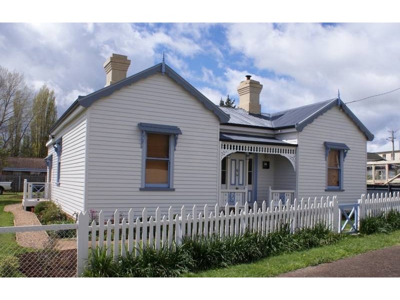6 Railway Street, Deloraine TAS 7304