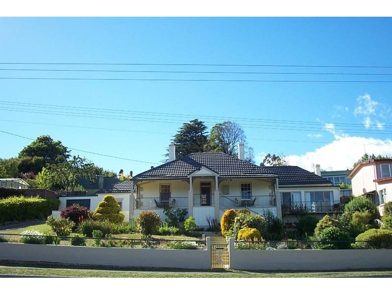 24 East Parade, Deloraine TAS 7304
