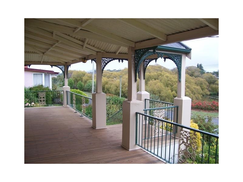 24 East Parade, Deloraine TAS 7304