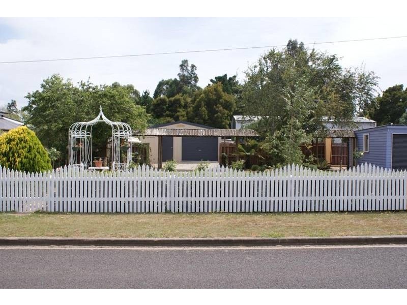 2 Church Street, Cressy TAS 7302