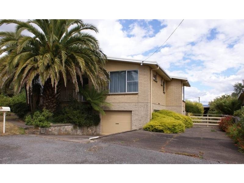 10 Winter Street, Deloraine TAS 7304