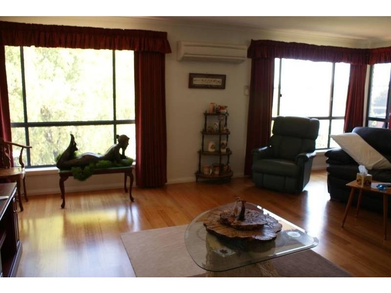 13 Kaye Elizabeth Place, Deloraine TAS 7304