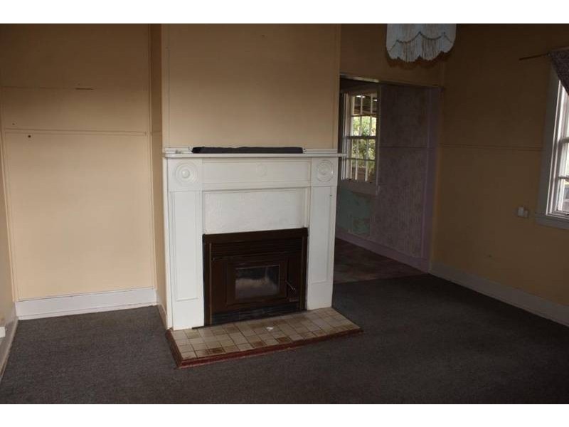 16 West Barrack Street, Deloraine TAS 7304