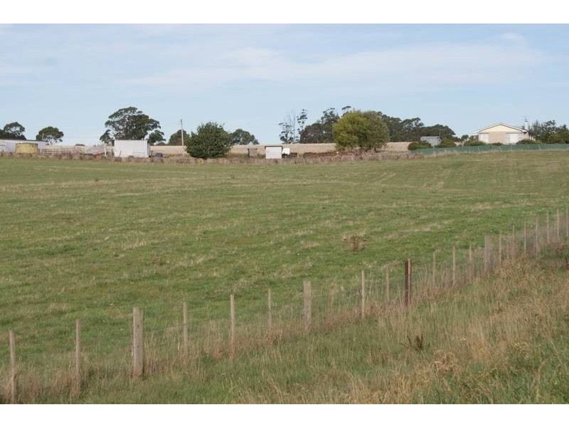5284 Bass Highway, Deloraine TAS 7304