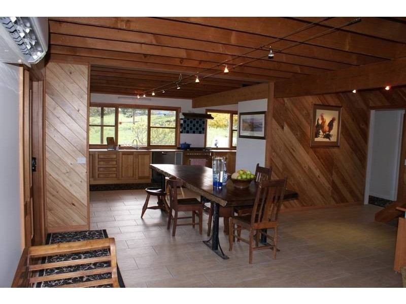 9 Dynans Bridge, Weegena TAS 7304