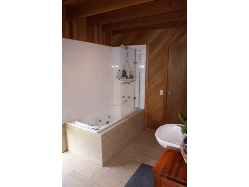 9 Dynans Bridge Road, Weegena TAS 7304