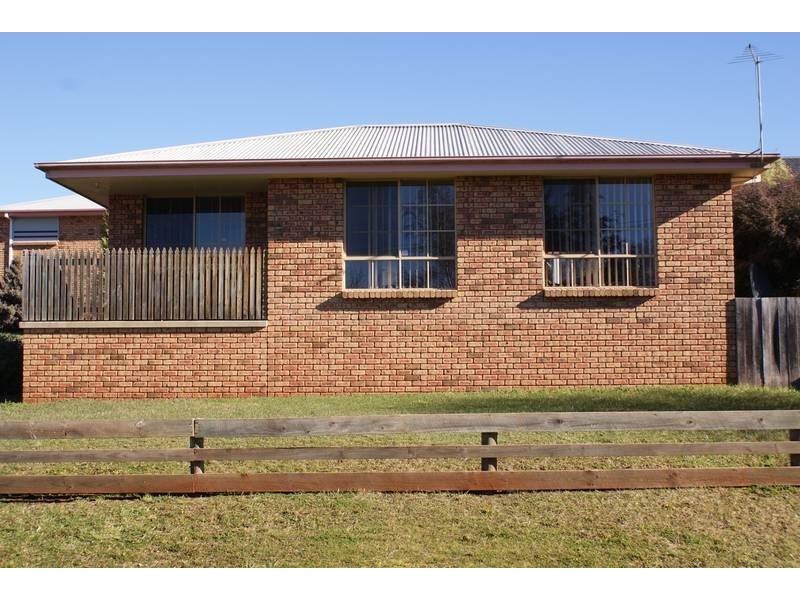 1/4/ Bonney Street, Deloraine TAS 7304