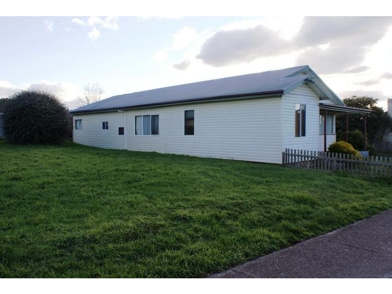 51 East Barrack Street, Deloraine TAS 7304