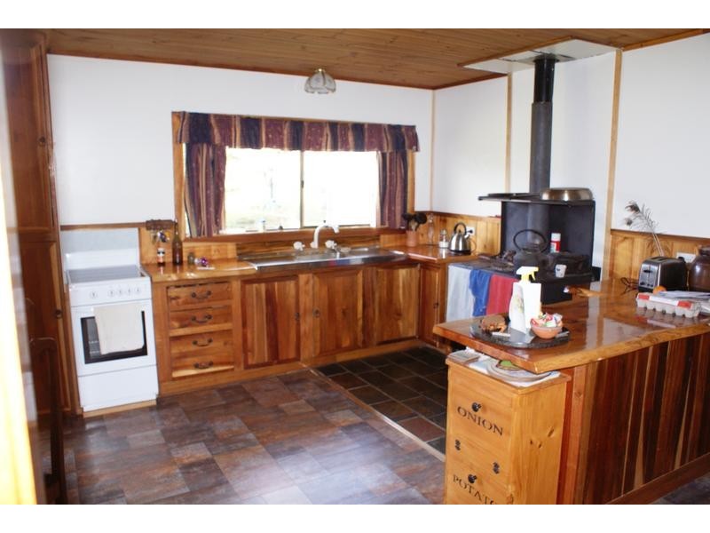 75 Kelly’s Cage Road, Weegena TAS 7304