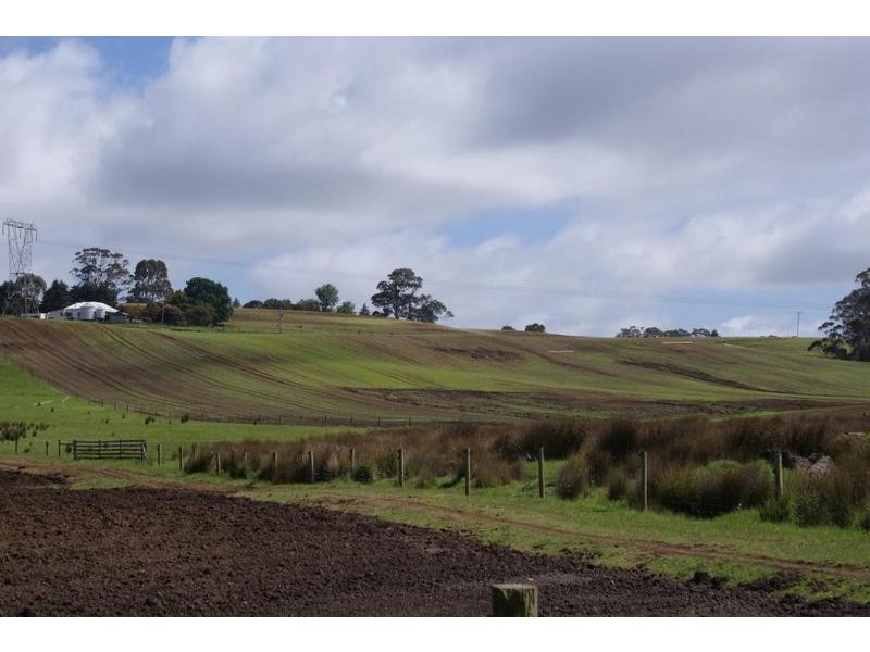 5093 Bass Highway, Deloraine TAS 7304