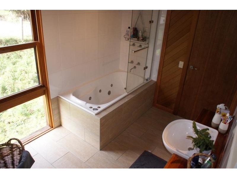 9 Dynan’s Bridge Road, Weegena TAS 7304