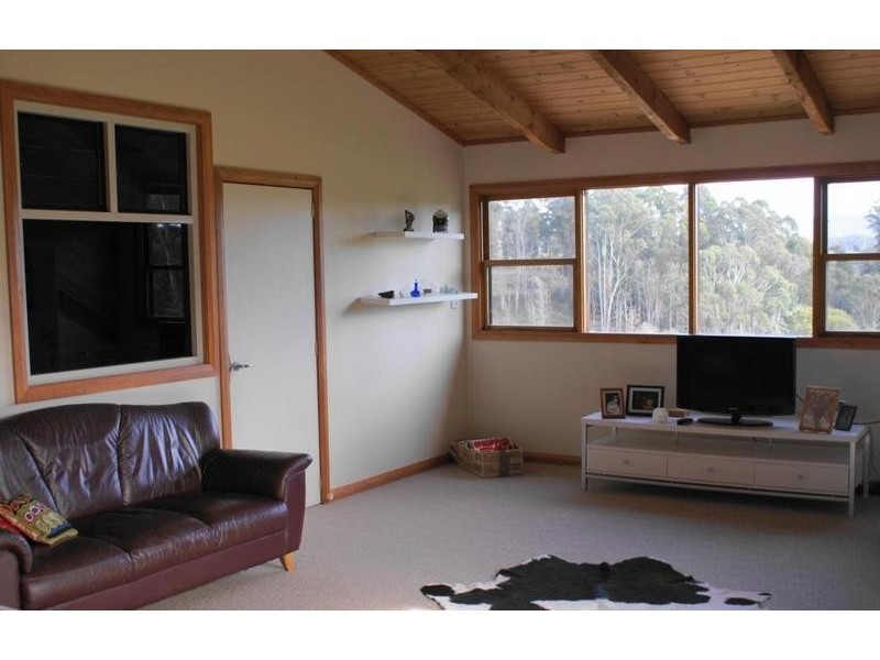 9 Dynan’s Bridge Road, Weegena TAS 7304