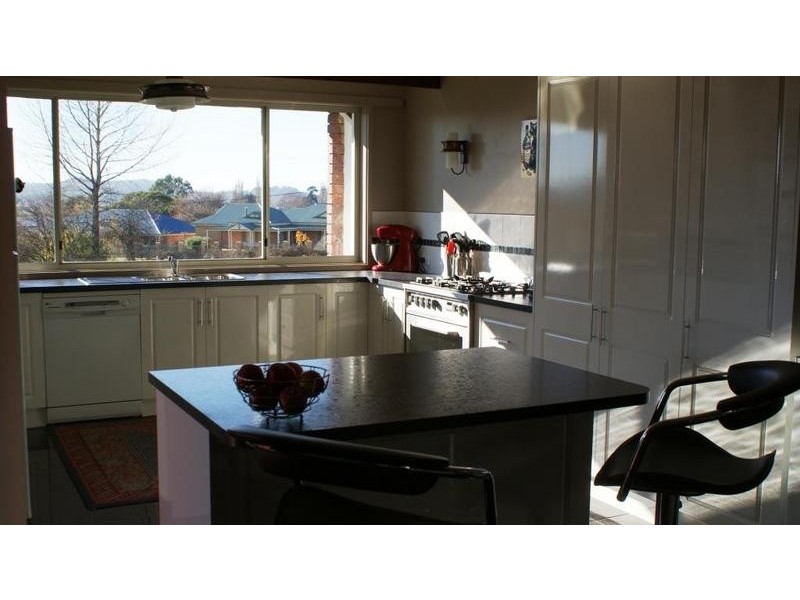 22 East Westbury Place, Deloraine TAS 7304