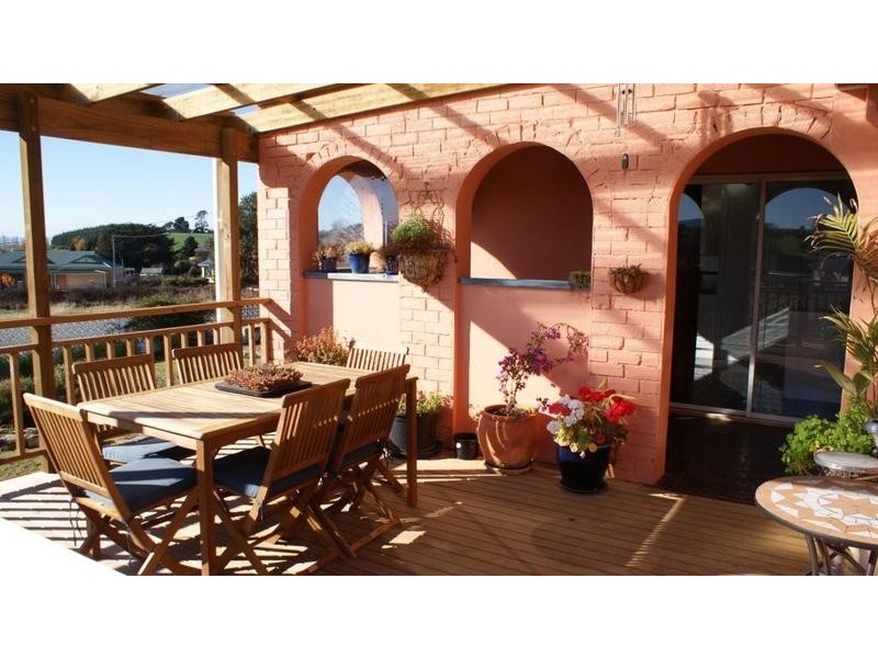 22 East Westbury Place, Deloraine TAS 7304