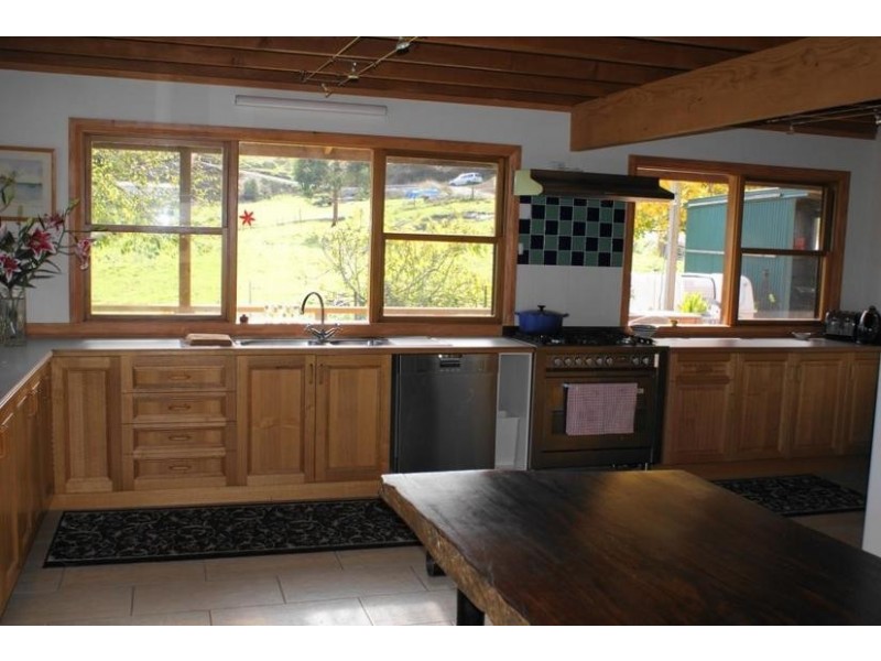 9 Dynan’s Bridge Road, Weegena TAS 7304