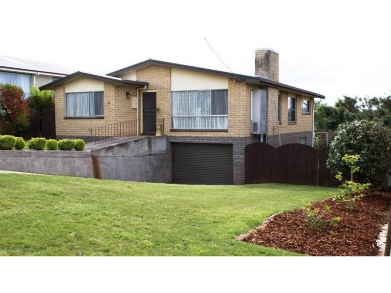 31 Gay Street, Deloraine TAS 7304