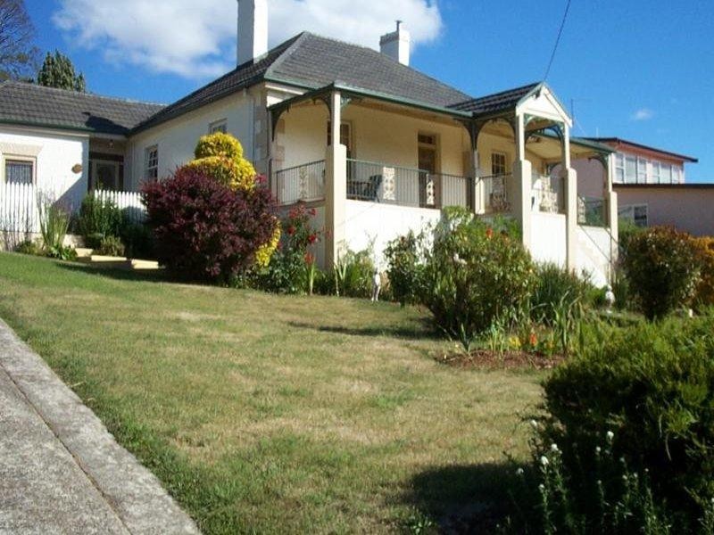 24 East Parade, Deloraine TAS 7304