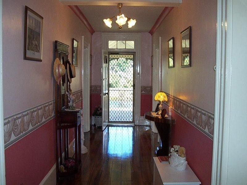 24 East Parade, Deloraine TAS 7304
