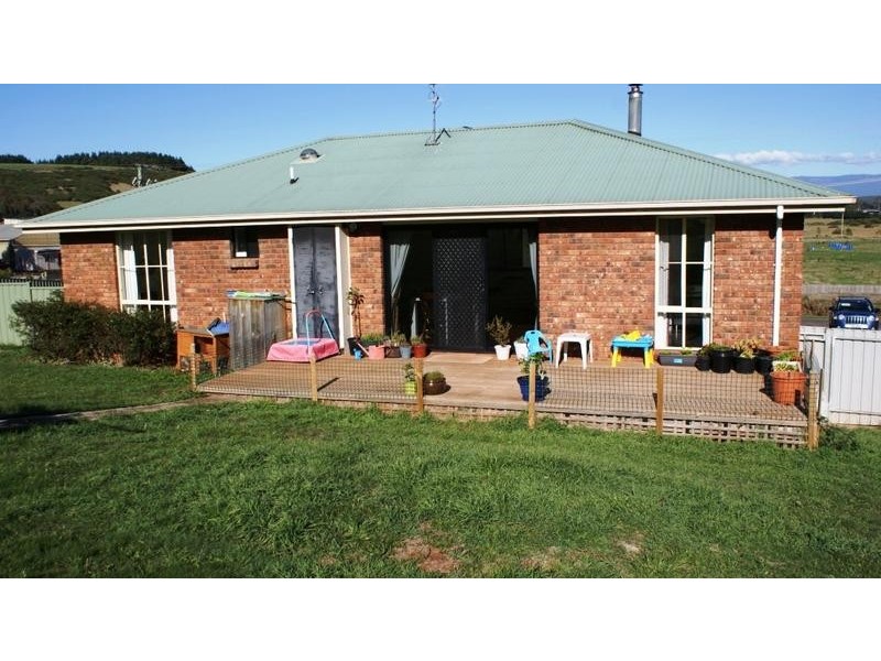 6 East Goderich Street, Deloraine TAS 7304