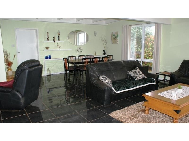 22 East Westbury Place, Deloraine TAS 7304