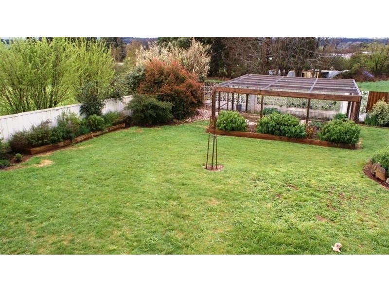 22 East Westbury Place, Deloraine TAS 7304