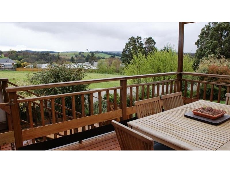 22 East Westbury Place, Deloraine TAS 7304
