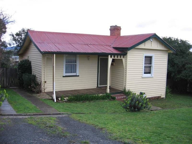 17 East Church Street, Deloraine TAS 7304