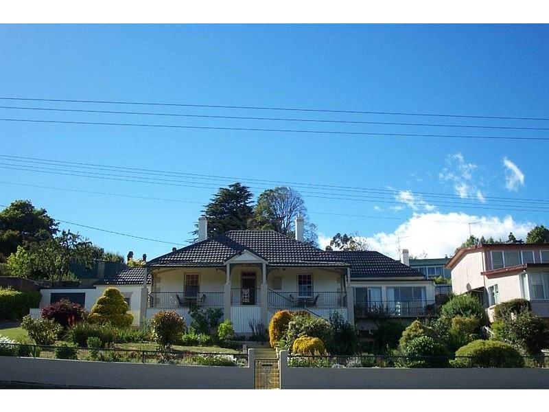 24 East Parade, Deloraine TAS 7304
